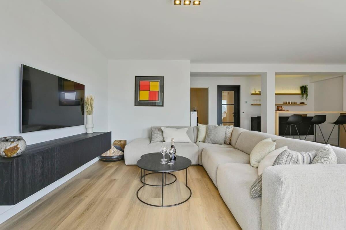 Huswell - Stunning Modern Apartment With Terrace And Parking Knokke-Heist Bagian luar foto