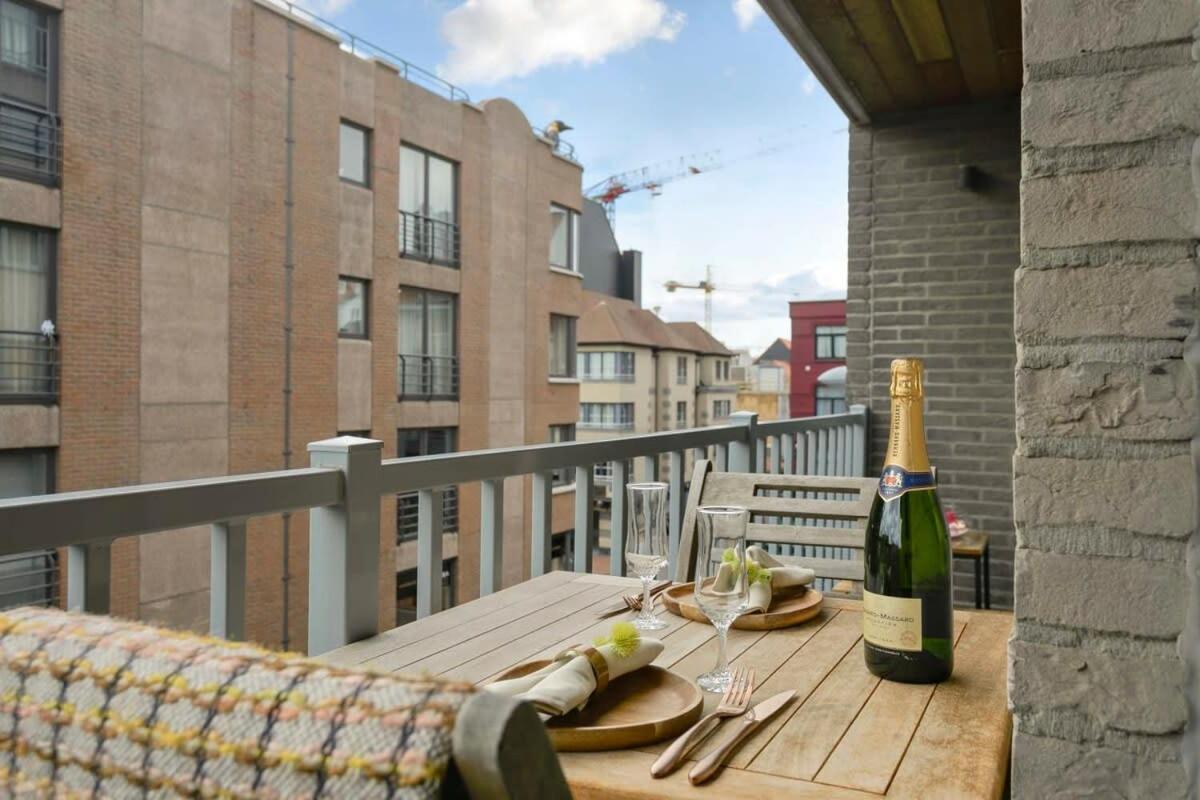 Huswell - Stunning Modern Apartment With Terrace And Parking Knokke-Heist Bagian luar foto